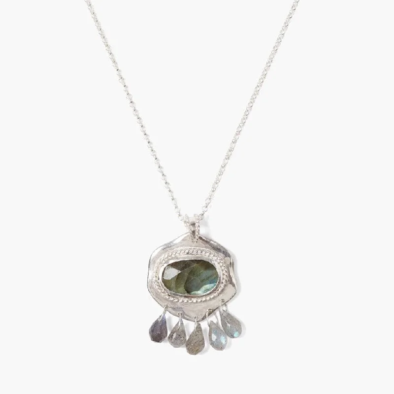 Unique Bar Necklaces For Trendy Looks-Ostra Necklace Labradorite