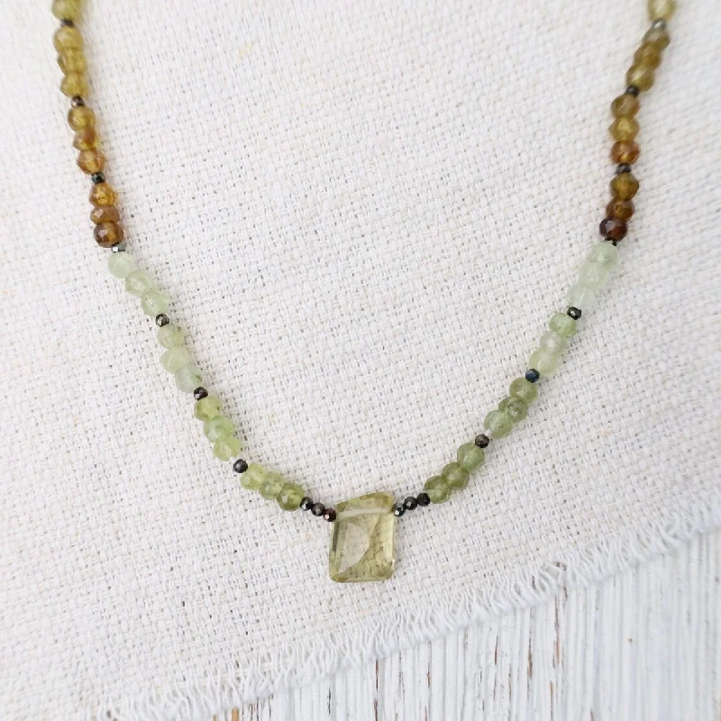 Custom Gold Necklaces For Thoughtful Gifts-Green Garnet Necklace