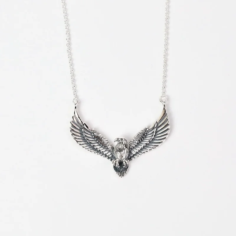 Fashionable Choker Necklaces For Summer-Sterling Silver Large Eagle on Cable Chain Necklace